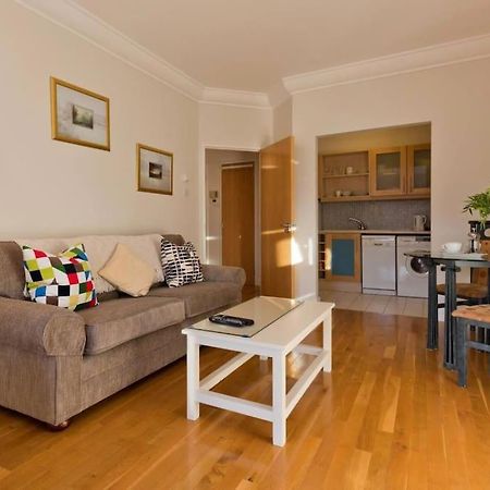 Luxury Apartment In D1 Dublin Exterior photo