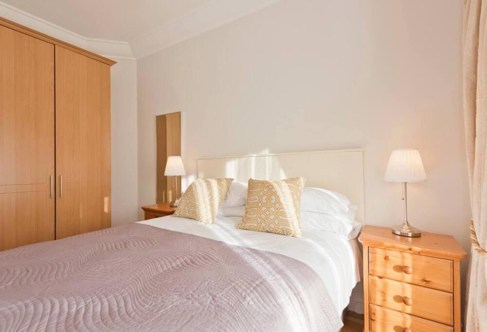 Luxury Apartment In D1 Dublin Exterior photo