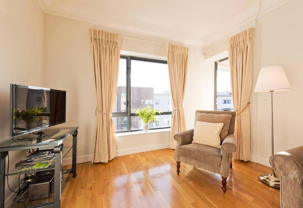 Luxury Apartment In D1 Dublin Exterior photo