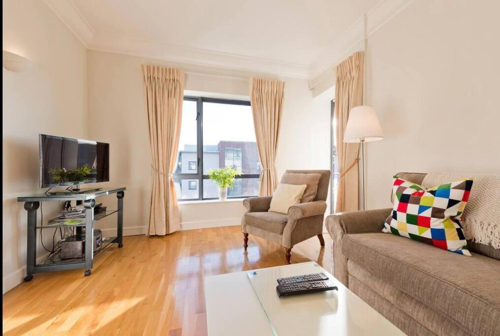 Luxury Apartment In D1 Dublin Exterior photo