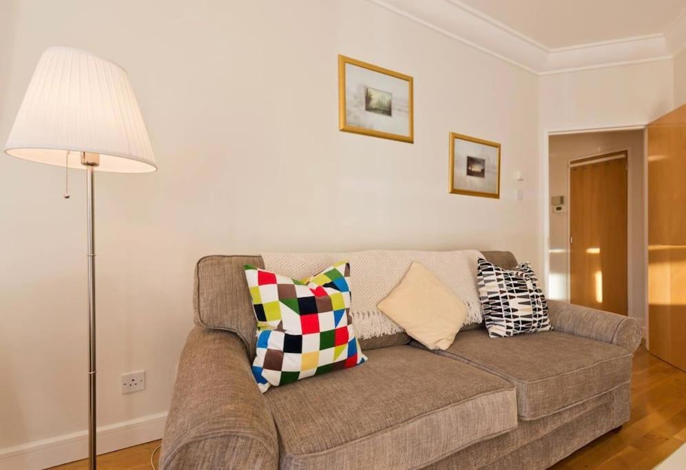 Luxury Apartment In D1 Dublin Exterior photo