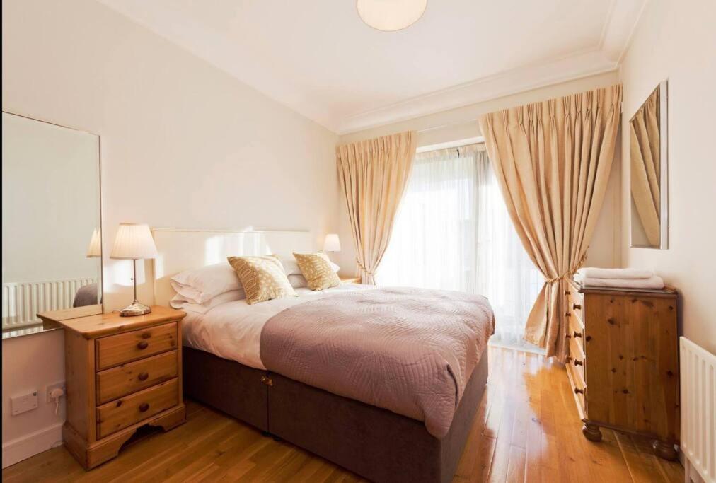 Luxury Apartment In D1 Dublin Exterior photo