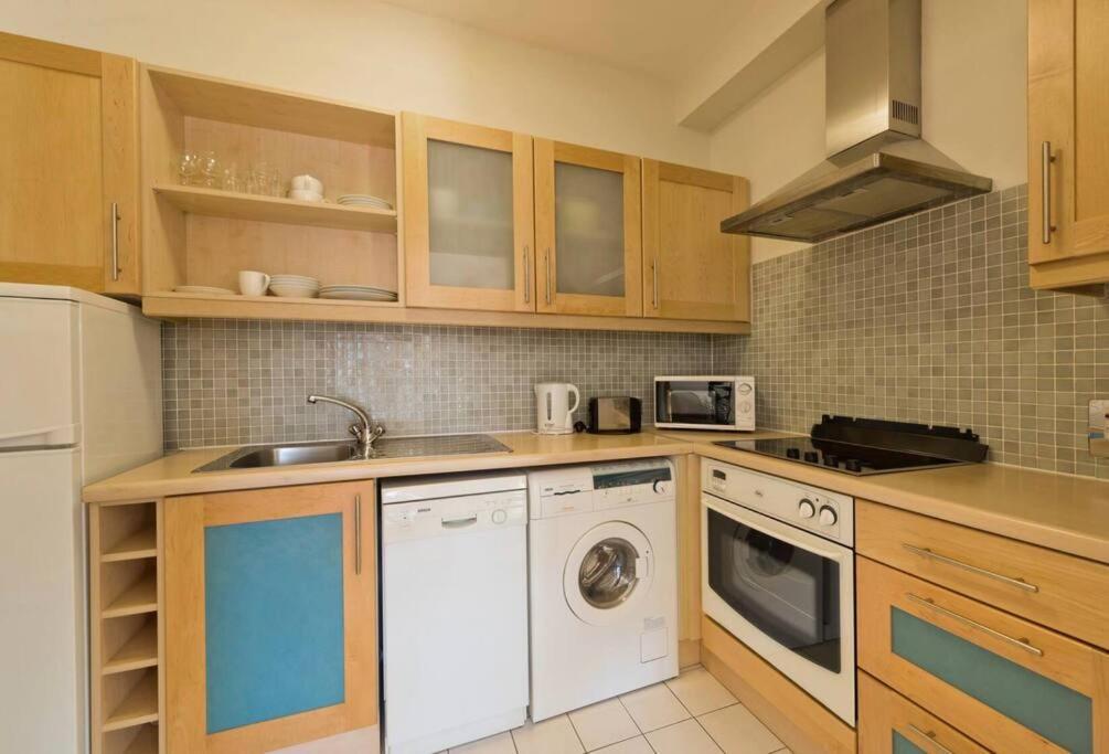 Luxury Apartment In D1 Dublin Exterior photo